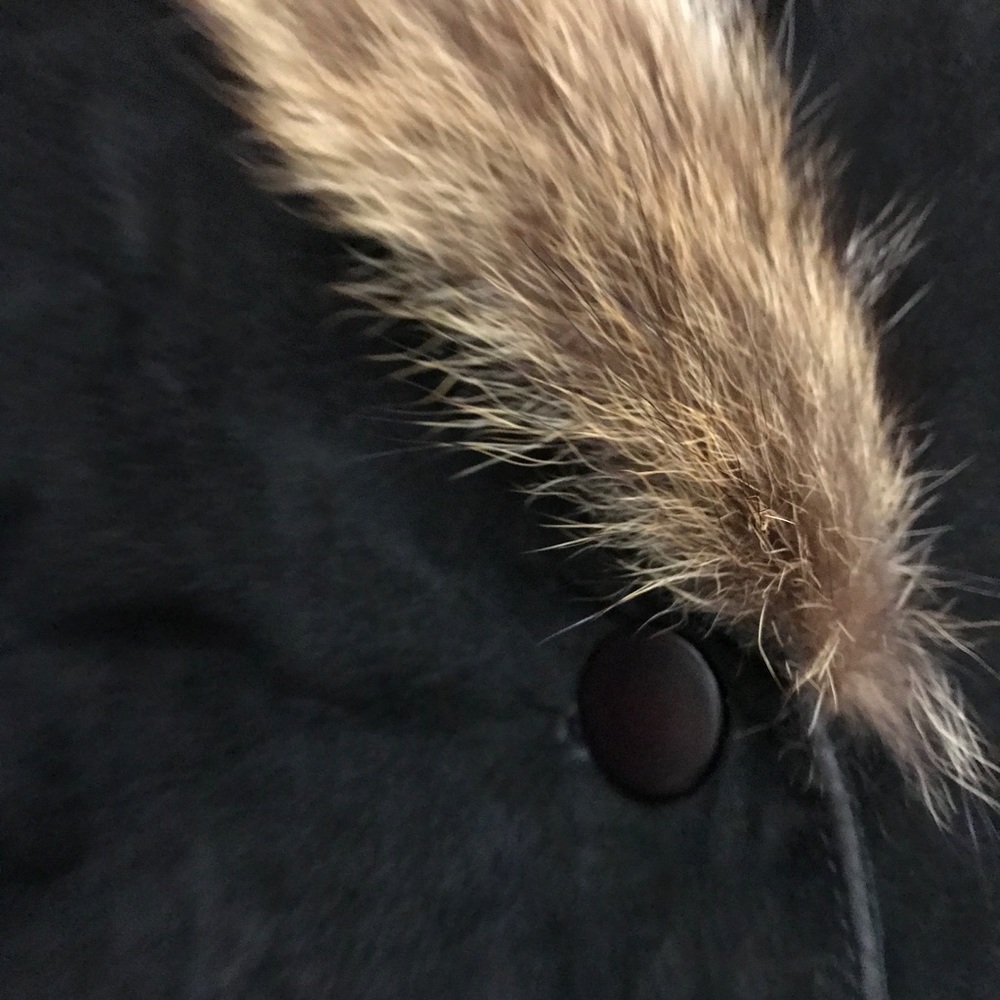 Vintage Black Suede Coat with Raccoon Fur Trim - Picture 5 of 16